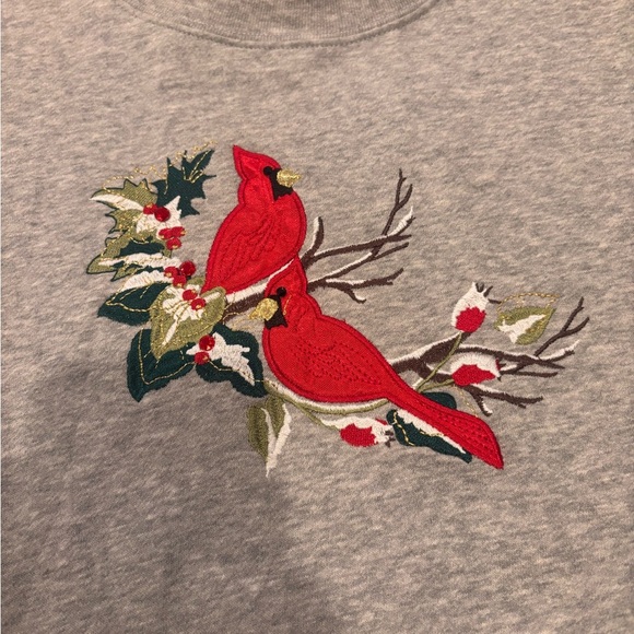 Women's Sweatshirt Gray Cardinal Bird Embroidered Winter Christmas Size Medium - Picture 2 of 6